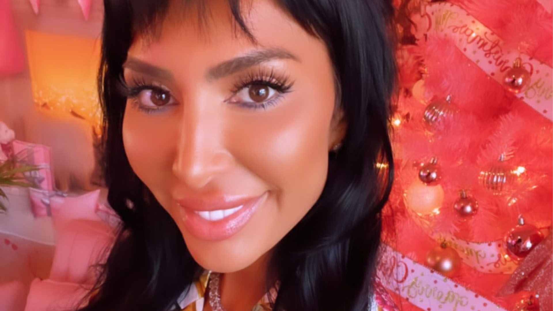 Teen Mom Farrah Abraham looks unrecognizable in throwback pic with daughter Sophia taken before plastic surgery makeover Teen-Mom-Farrah-Abraham-looks-unrecognizable-in-throwback-pic-with.jpg